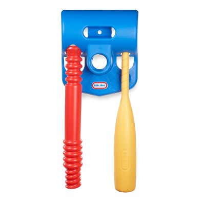 Czerwony zestaw T-ball dla pierwszych odbic w ogrodzie